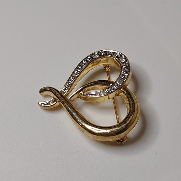 Cute Gold Tone Heart Shaped Brooch - Picture 3 of 16